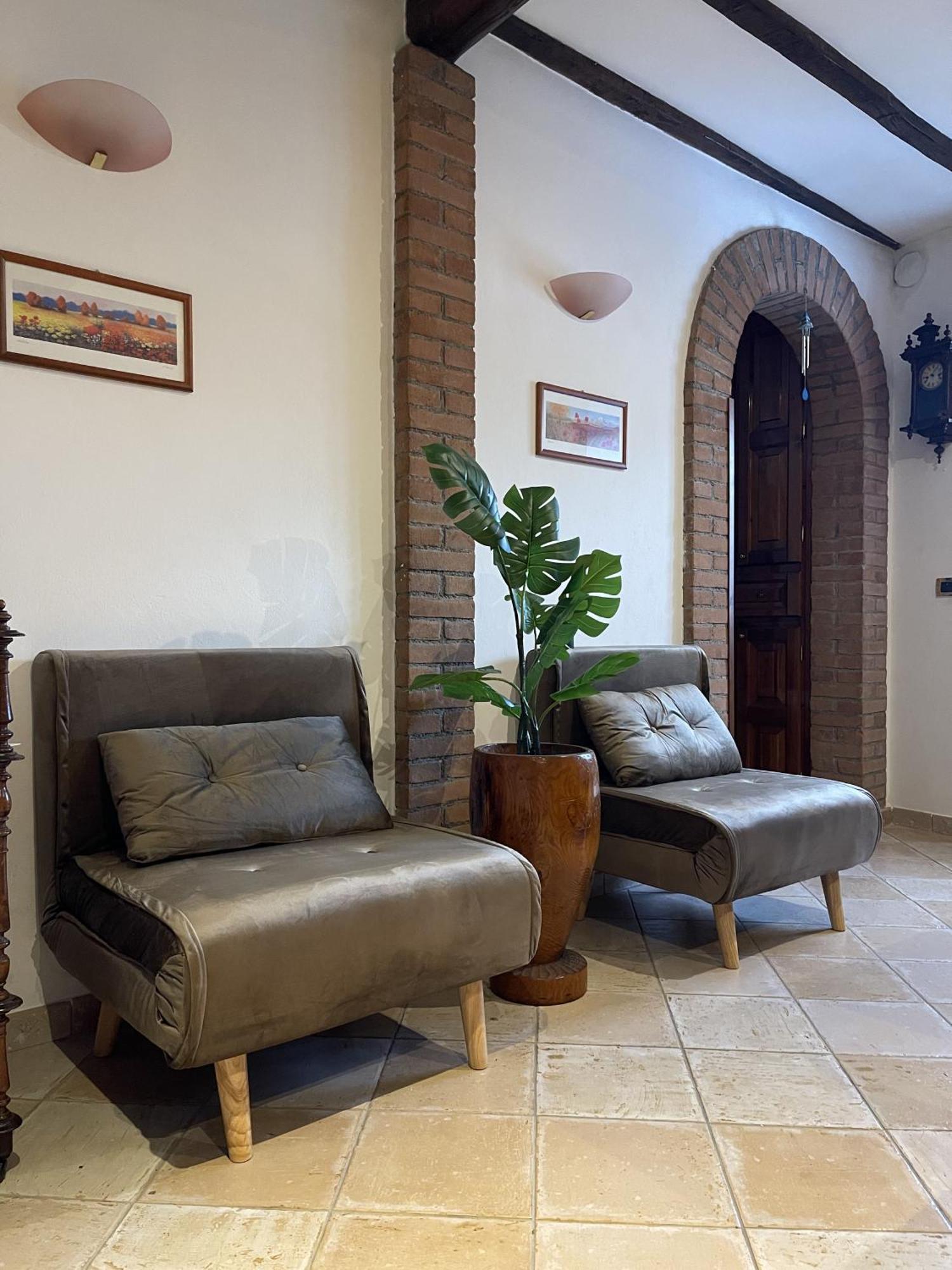 Mazzetti Country House-Vita In Campagna Con Giardino Vimignano-Chiesa 外观 照片
